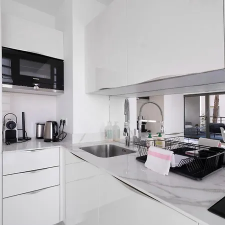 Appartement Bayside 2p Terrasse Garage Antibes